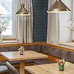 Hubertus Wellness&breakfast Aparthotel 4*
