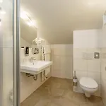 Hubertus Wellness & Breakfast 4* שלאדמינג