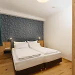 מלון דירות Hubertus Wellness & Breakfast 4*