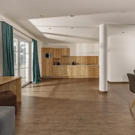 Апарт-отель Hubertus Wellness & Breakfast Шладминг