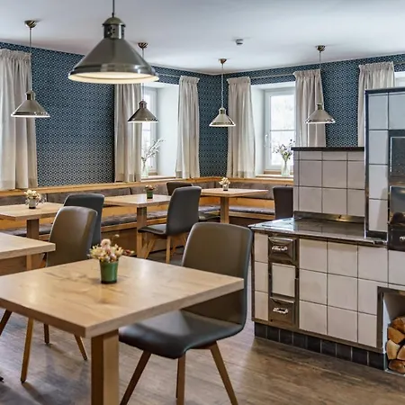 Lägenhetshotell Hubertus Wellness & Breakfast 4*