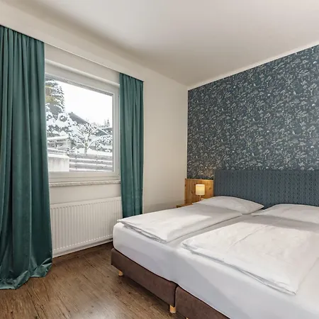 Hubertus Wellness & Breakfast Hotel apartamentowy Schladming