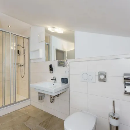 Hubertus Wellness & Breakfast מלון דירות 4*