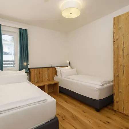 Hubertus Wellness & Breakfast Lägenhetshotell 4*