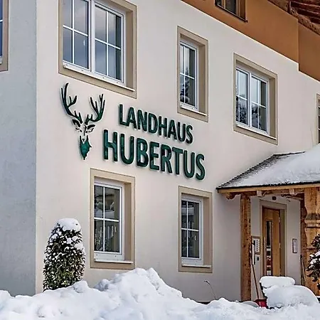 Lägenhetshotell Hubertus Wellness & Breakfast 4*