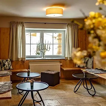 Lägenhetshotell Hubertus Wellness & Breakfast Schladming